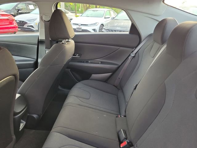 Used 2025 Hyundai Elantra SE FWD image 26