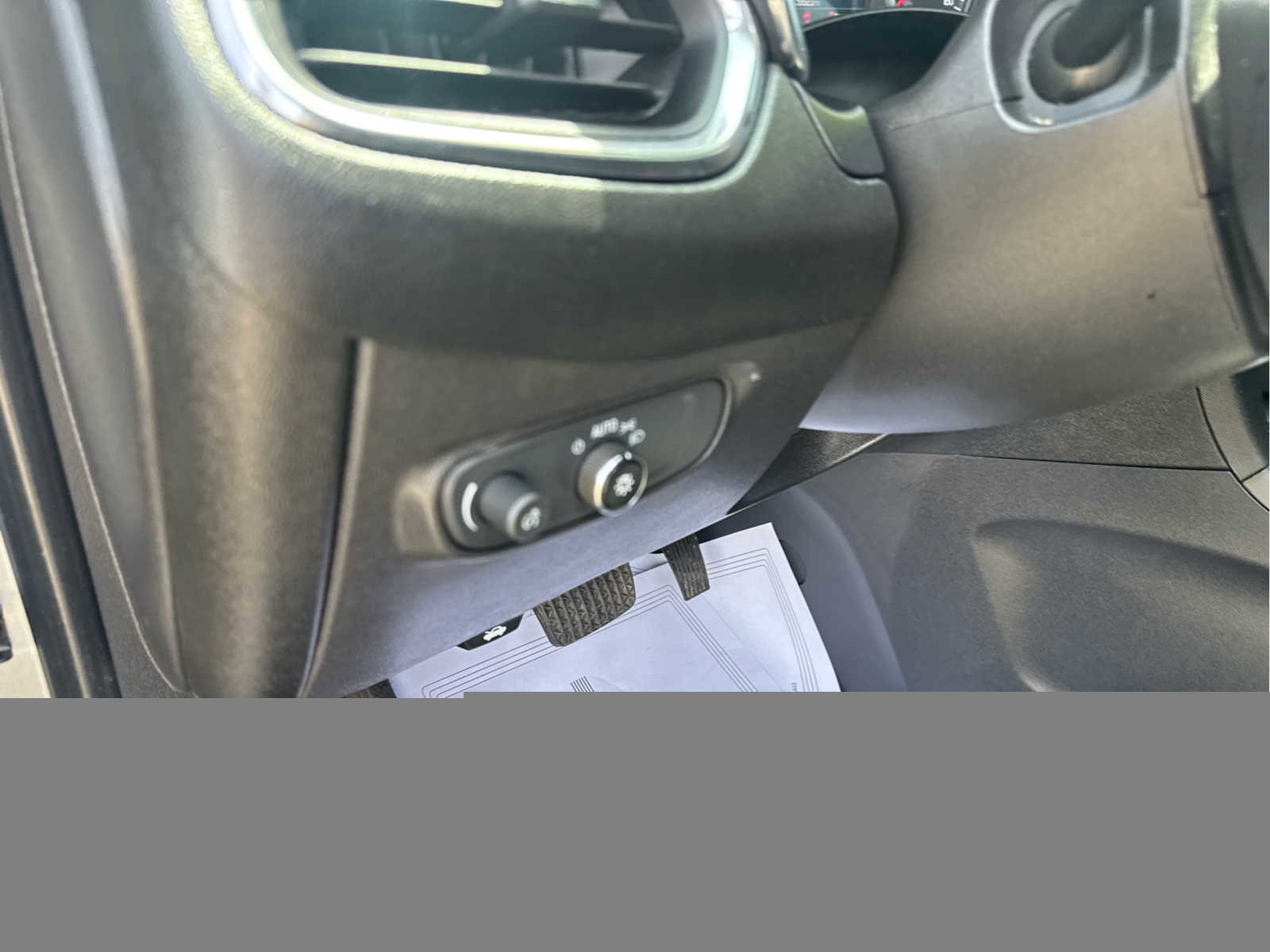 Used 2023 Chevrolet Equinox LT w/ Driver Convenience Package FWD image 19