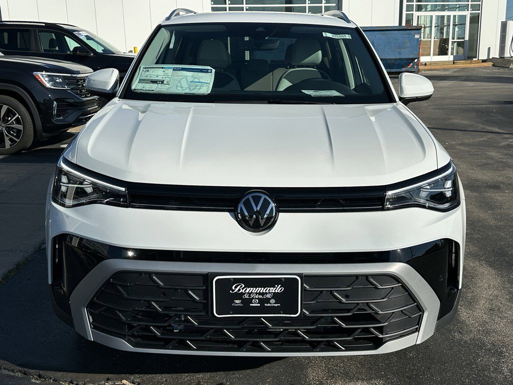 New 2025 Volkswagen Taos SE image 5
