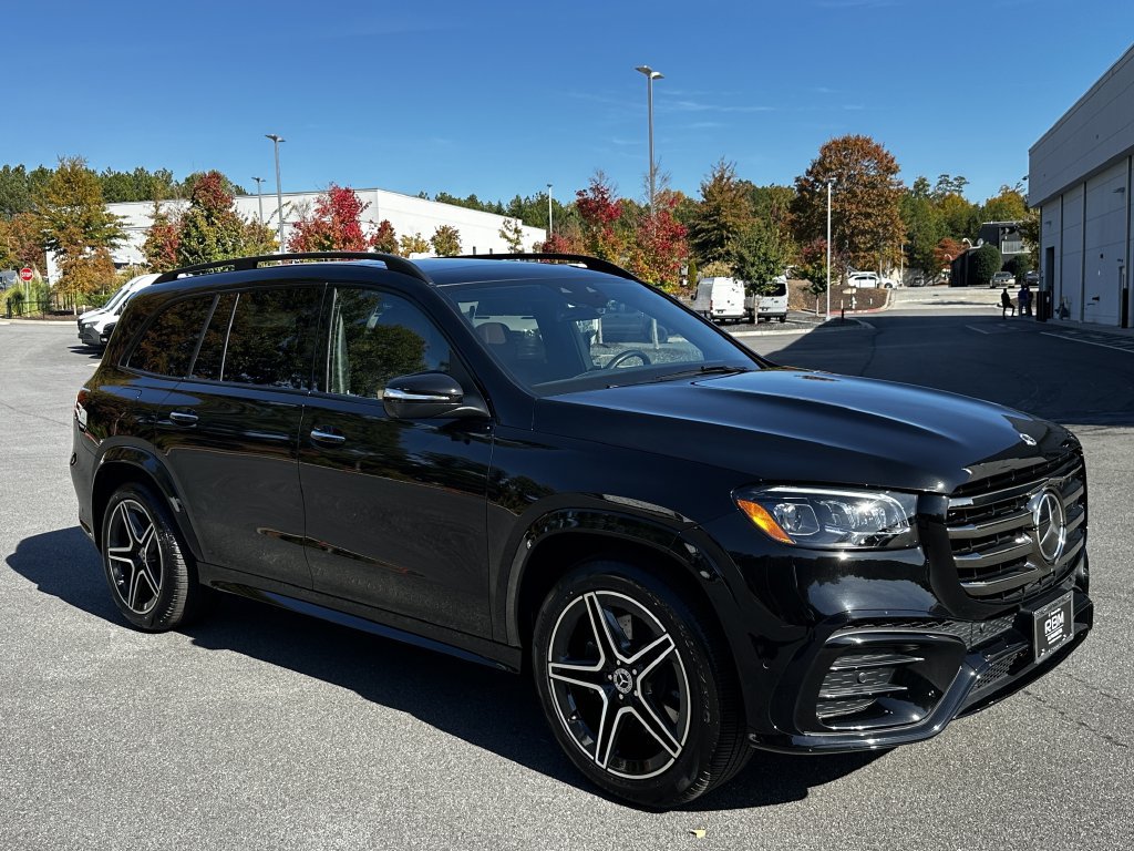 Certified 2025 Mercedes-Benz GLS 450 4MATIC w/ AMG Line Exterior image 1