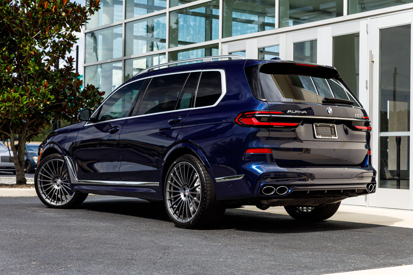 Used 2025 BMW ALPINA XB7 AWD/4WD image 14