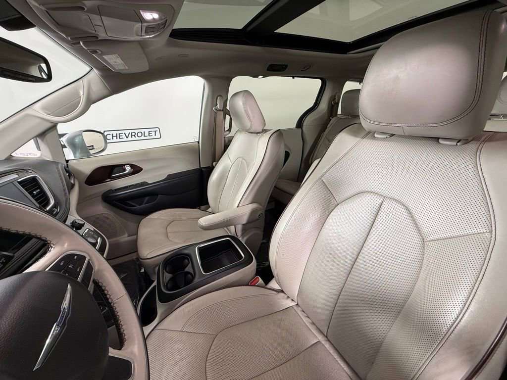Used 2020 Chrysler Pacifica Limited image 28