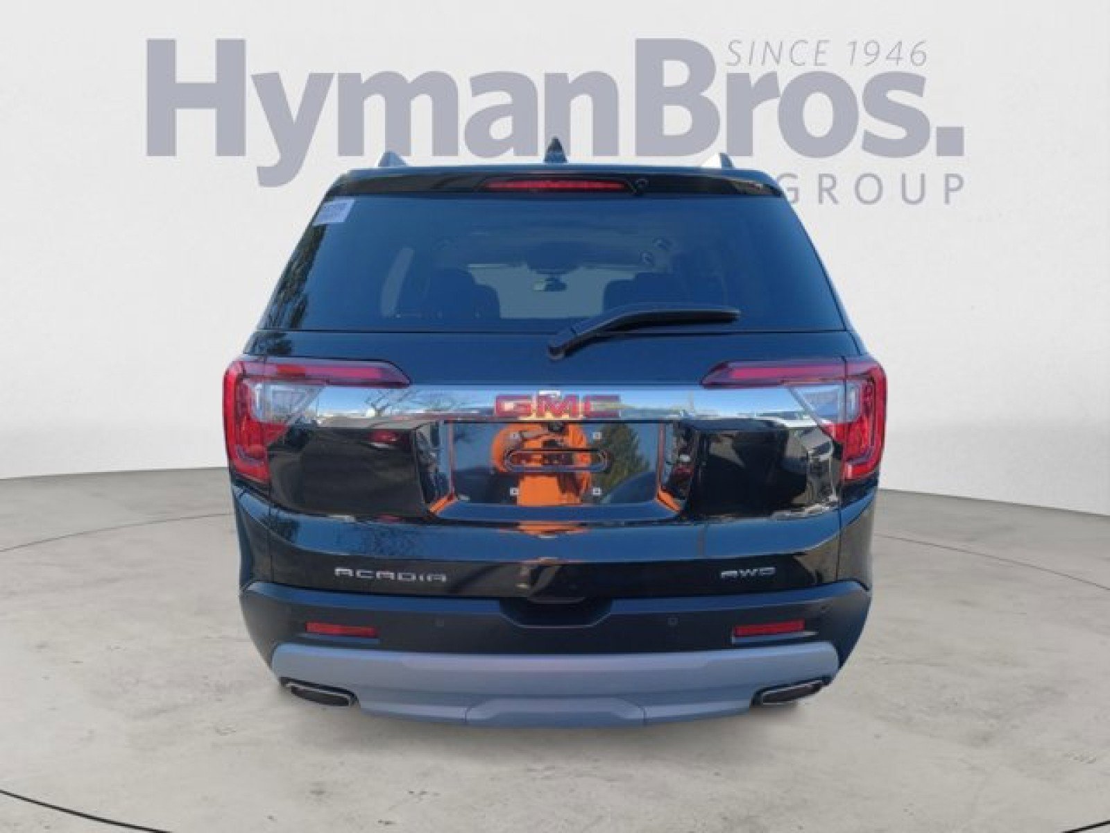 Used 2022 GMC Acadia SLE w/ Driver Convenience Package image 4