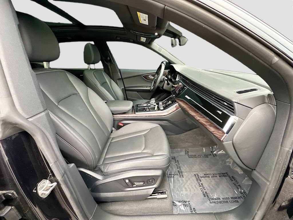 Used 2020 Audi Q8 Prestige AWD/4WD image 30