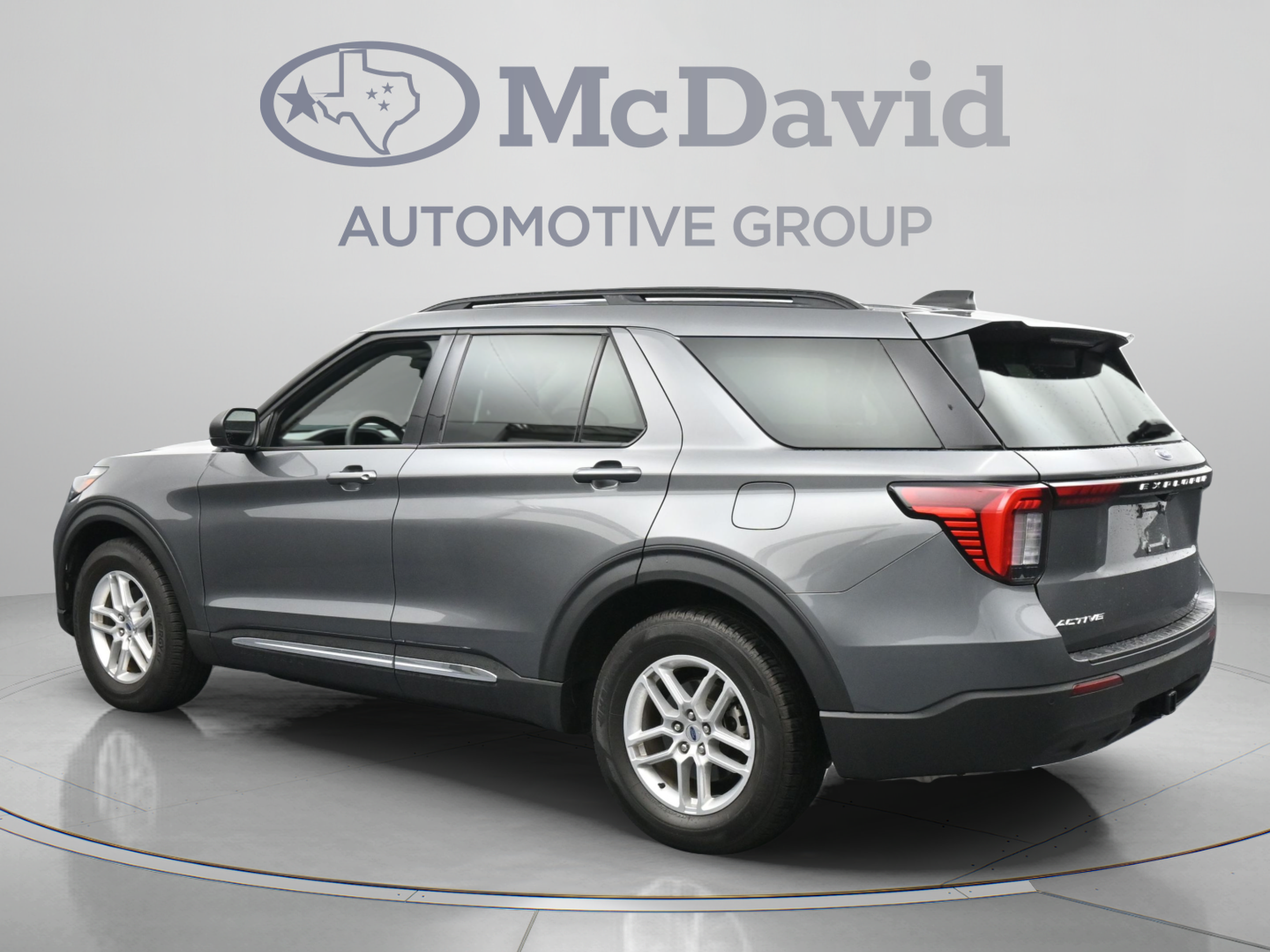 Used 2025 Ford Explorer Active RWD image 6