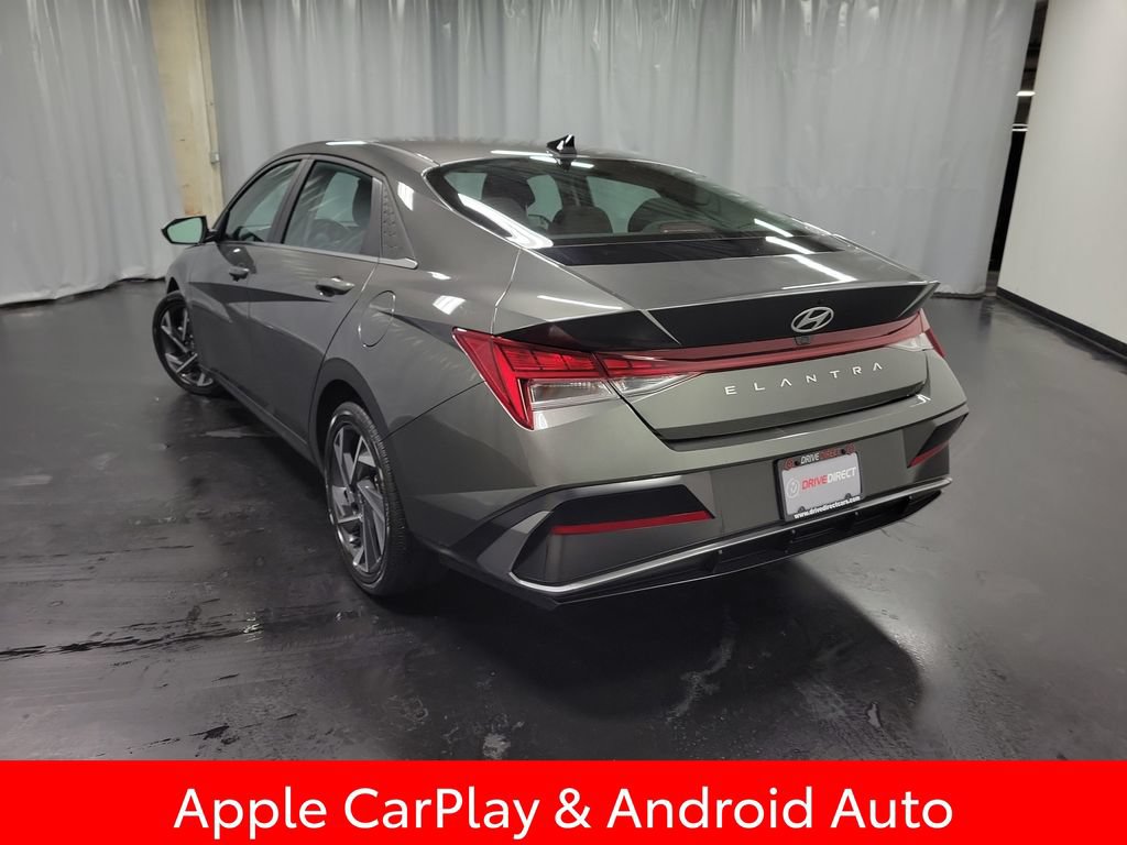 Used 2025 Hyundai Elantra SEL FWD image 6