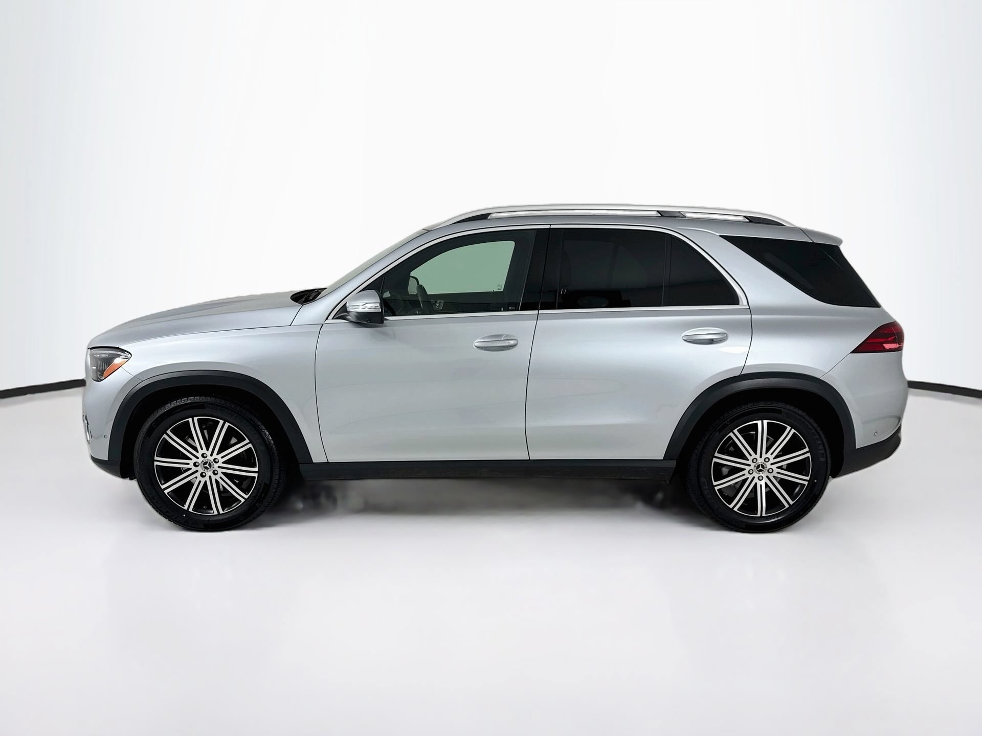 Certified 2025 Mercedes-Benz GLE 350 4MATIC image 5