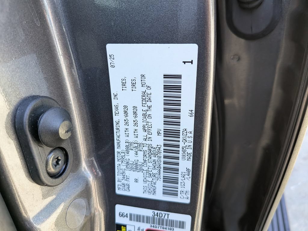 Used 2025 Toyota Sequoia Platinum AWD/4WD image 44