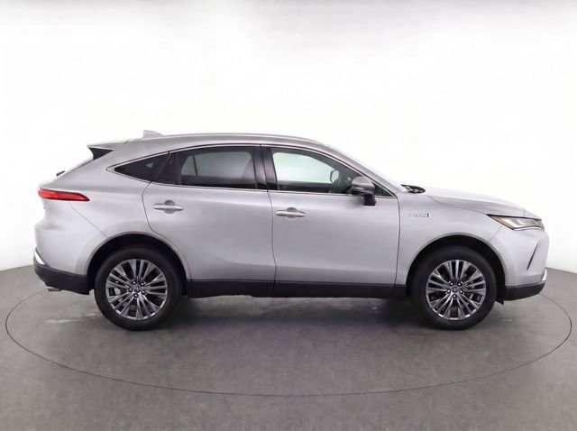 Used 2021 Toyota Venza Limited AWD/4WD image 2