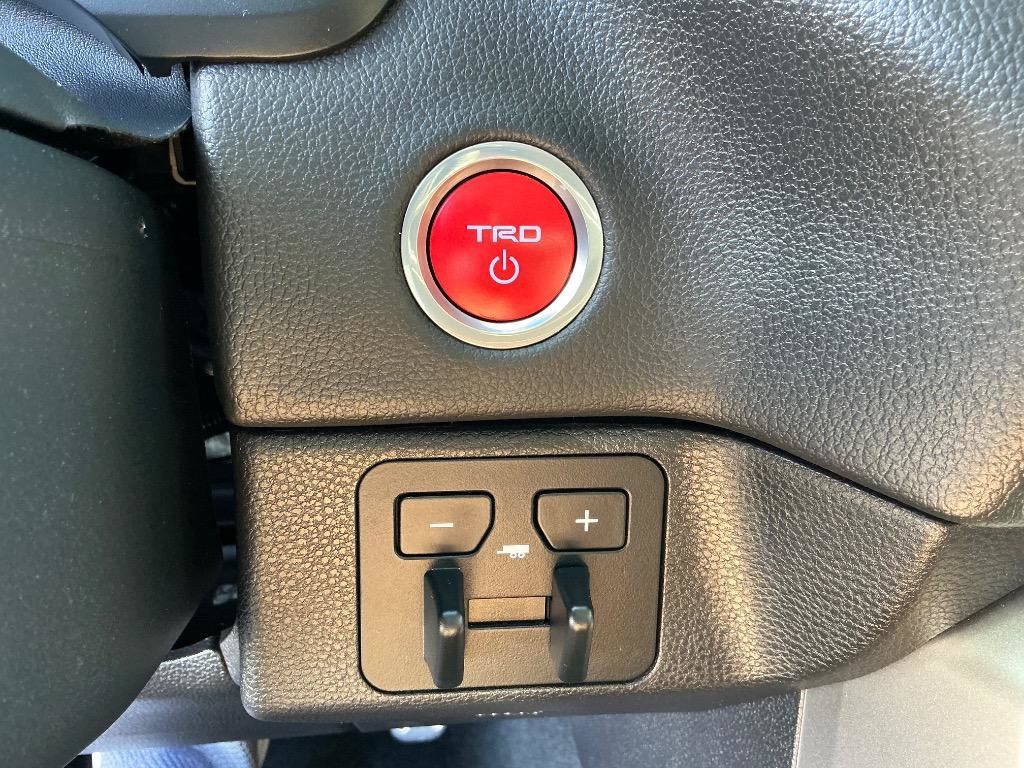 Used 2024 Toyota Sequoia SR5 w/ SR5 Premium Package AWD/4WD image 23