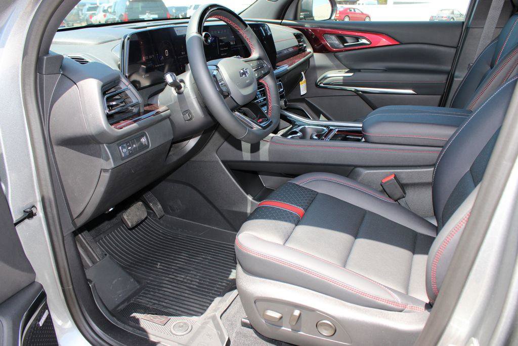 New 2026 Chevrolet Traverse RS w/ LPO, Floor Liner Package FWD image 12