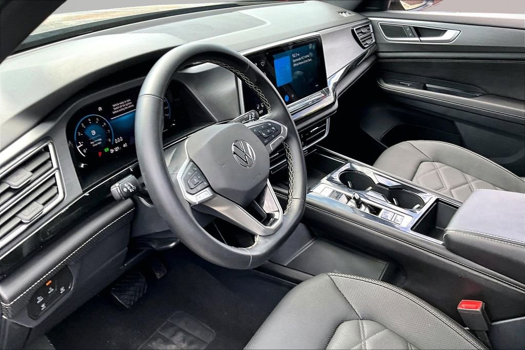 Used 2025 Volkswagen Atlas Cross Sport SE FWD image 12