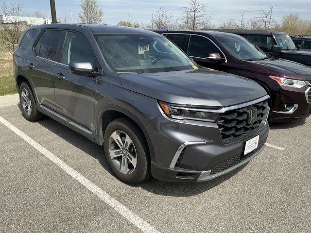 Used 2025 Honda Pilot EX-L image 4