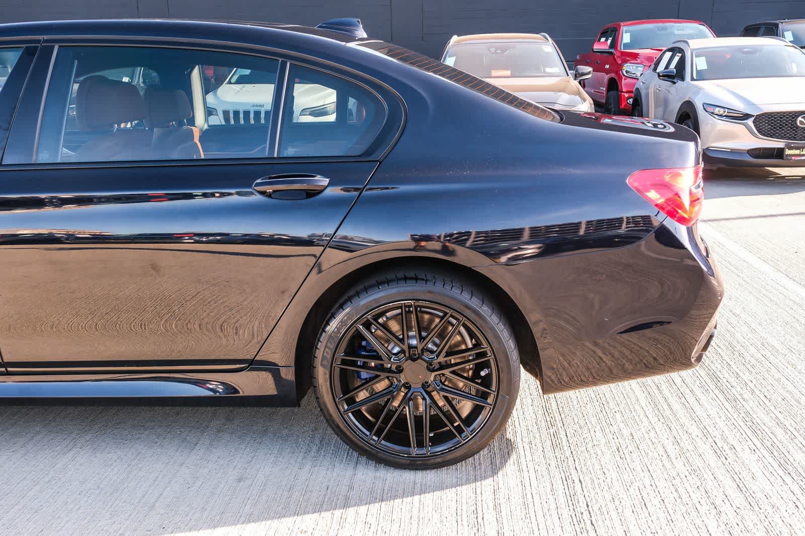 Used 2018 BMW 750i xDrive AWD/4WD image 8