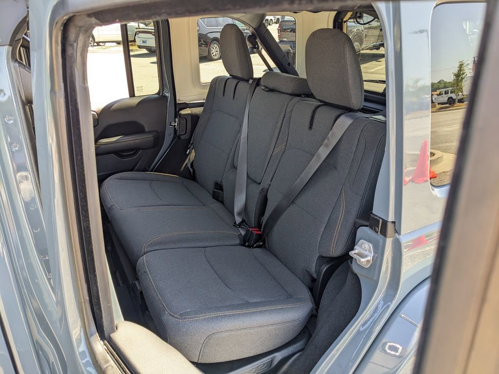 Certified 2025 Jeep Wrangler Unlimited Sahara AWD/4WD image 39