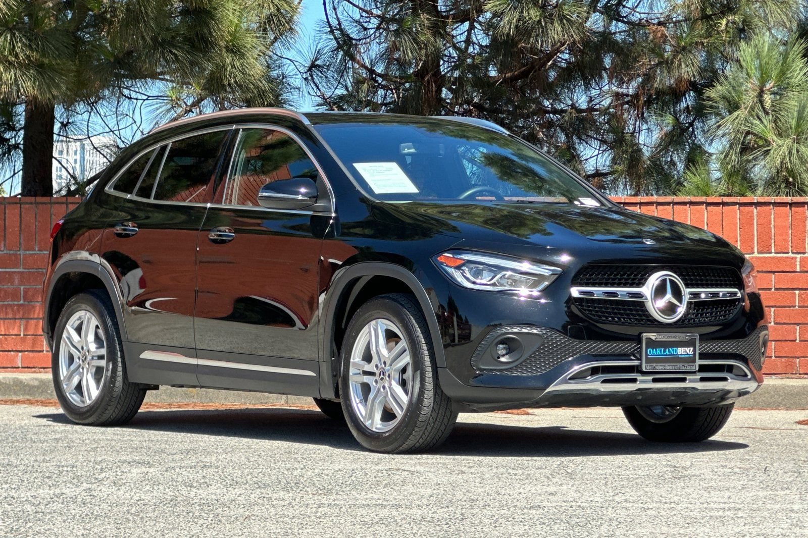 Used 2023 Mercedes-Benz GLA 250 4MATIC image 2