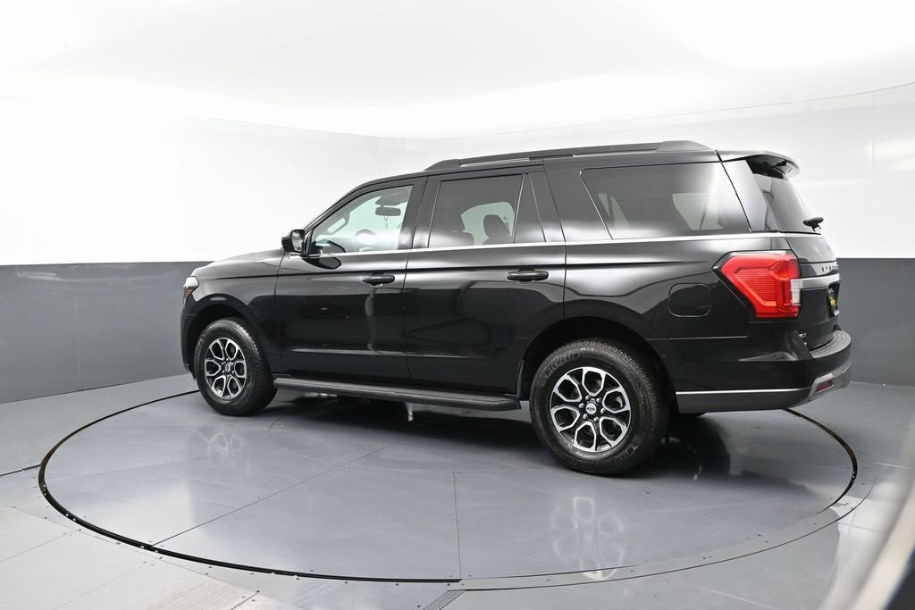 Used 2024 Ford Expedition XLT image 6