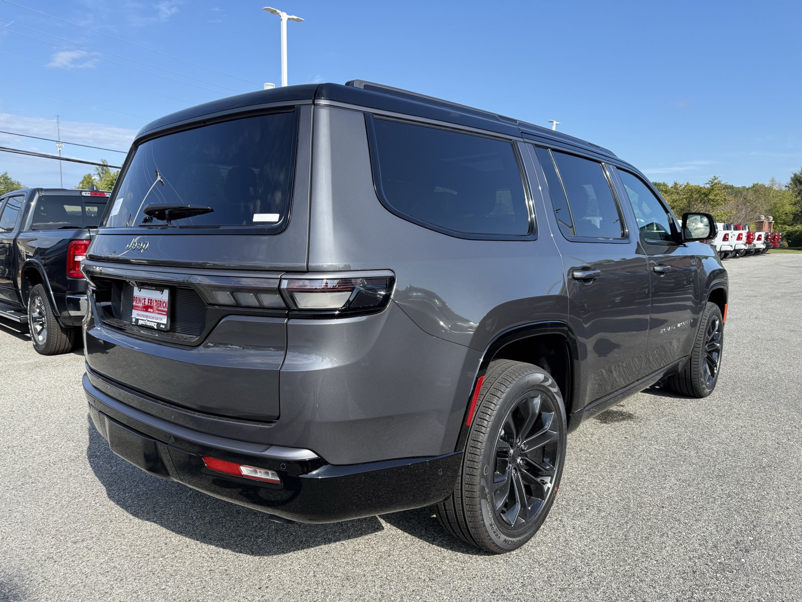 New 2026 Jeep Grand Wagoneer Summit AWD/4WD image 3