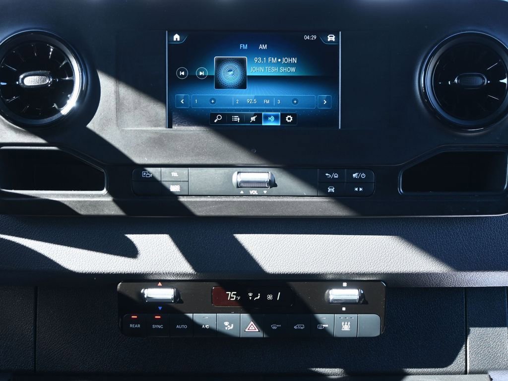 Used 2024 Mercedes-Benz Sprinter 2500 image 22