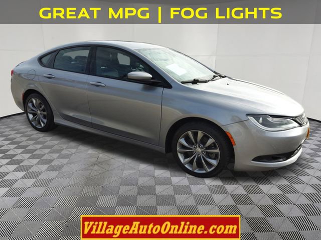 Used 2015 Chrysler 200 S w/ Navigation & Sound Group I image 5