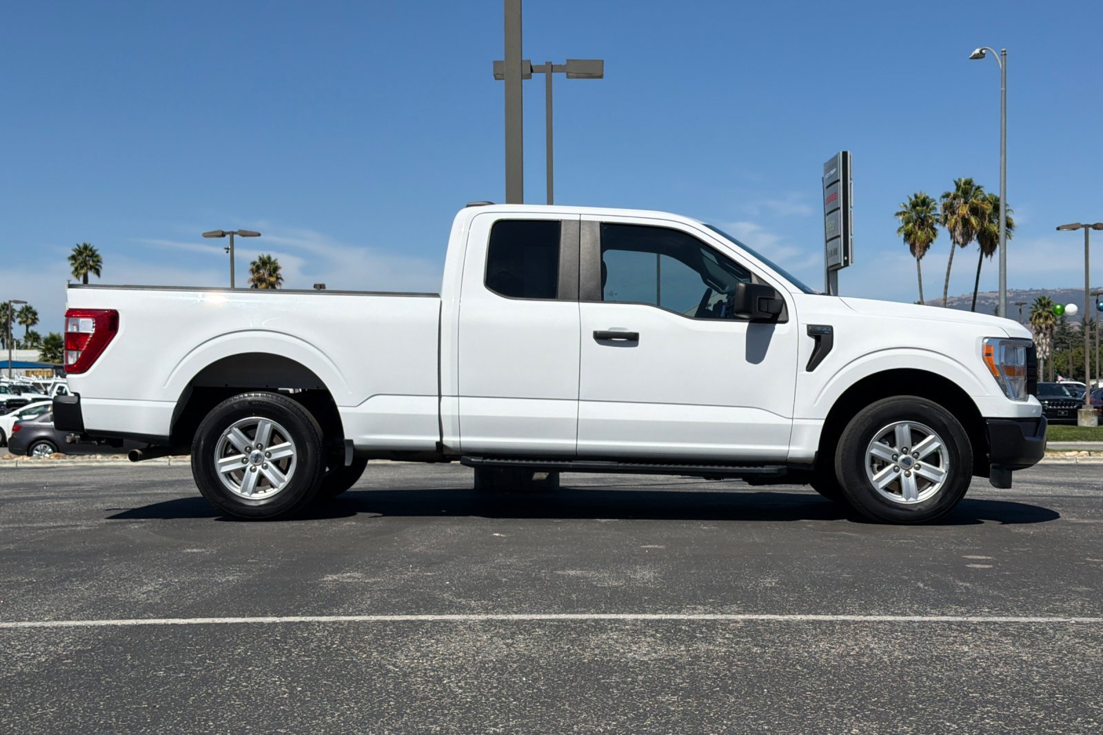 Used 2022 Ford F150 XL w/ Equipment Group 101A High RWD image 3