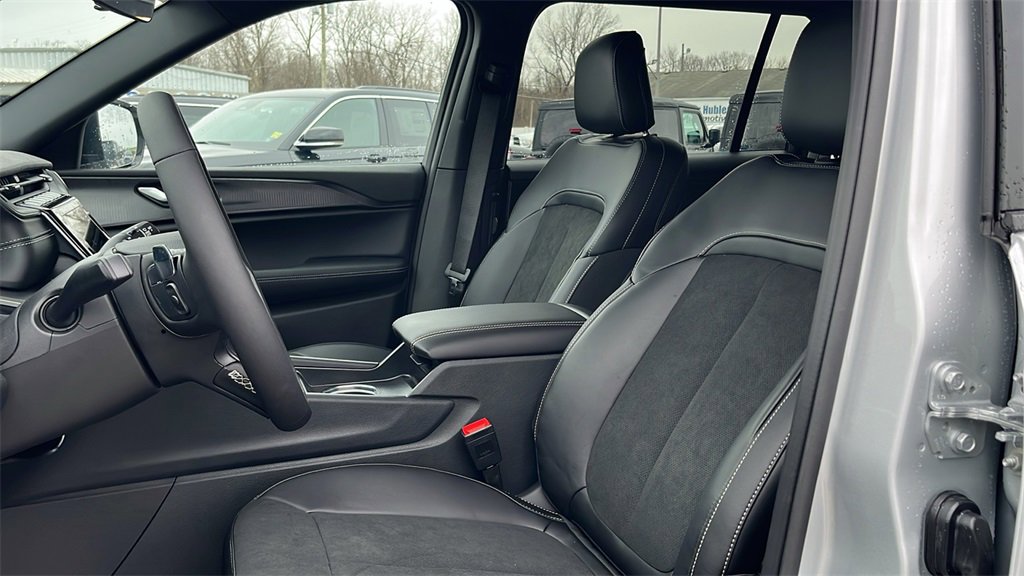 New 2025 Jeep Grand Cherokee L Altitude image 9