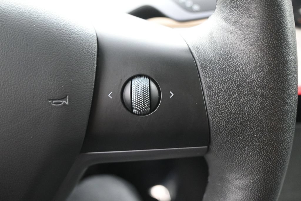 Used 2023 Tesla Model 3 Standard Range RWD image 18