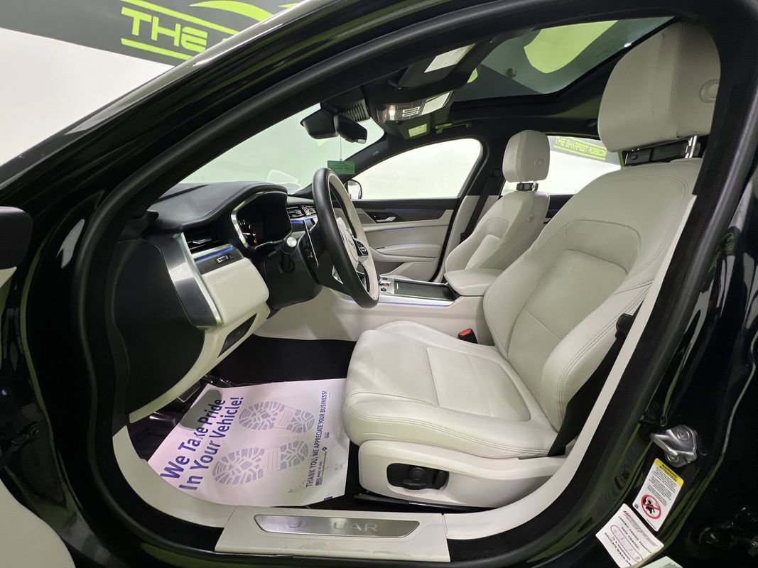 Used 2023 Jaguar XF SE RWD image 16