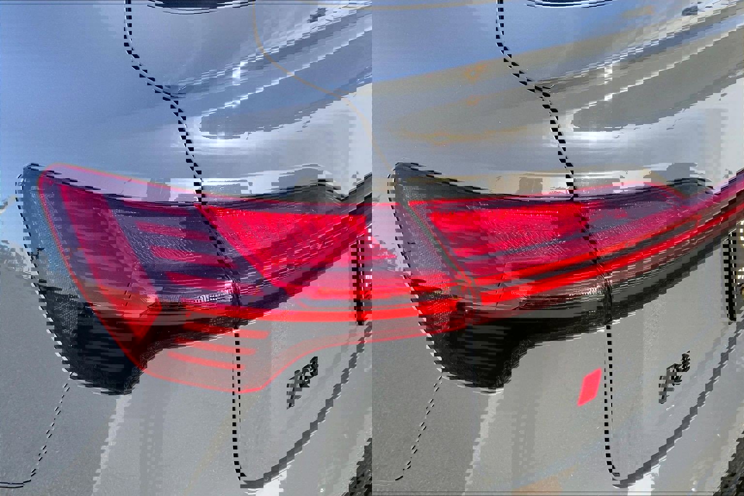 Used 2024 Audi Q8 e-tron Prestige image 27