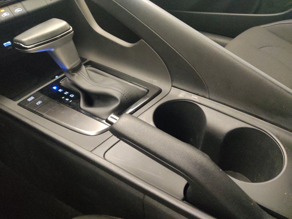Used 2025 Hyundai Elantra Sport FWD image 26