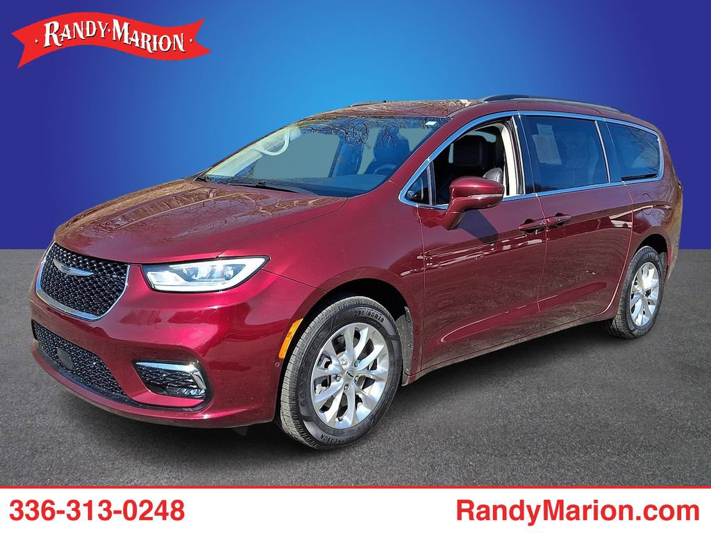 Used 2022 Chrysler Pacifica Touring-L w/ Uconnect Theater Family Group