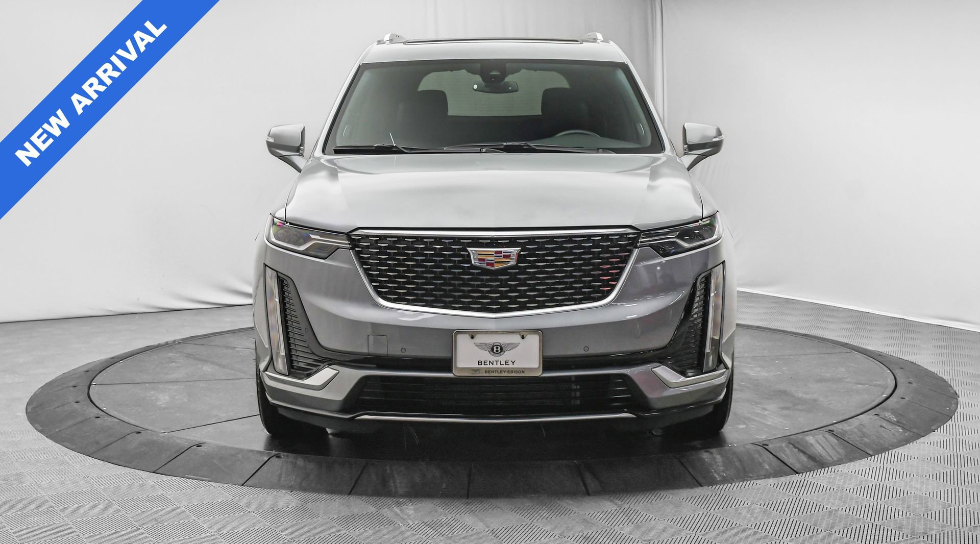 Used 2025 Cadillac XT6 Premium Luxury image 2