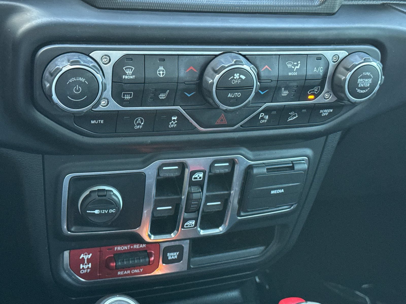 Used 2020 Jeep Wrangler Unlimited Rubicon w/ Quick Order Package 28Y Recon AWD/4WD image 23