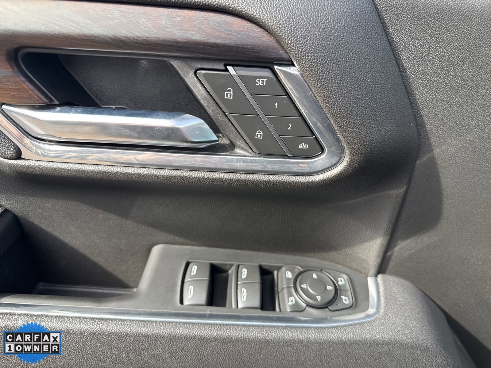 Used 2025 GMC Sierra 1500 SLT image 12