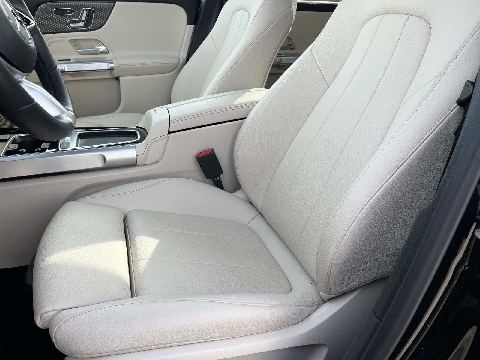 Certified 2025 Mercedes-Benz GLB 250 image 23