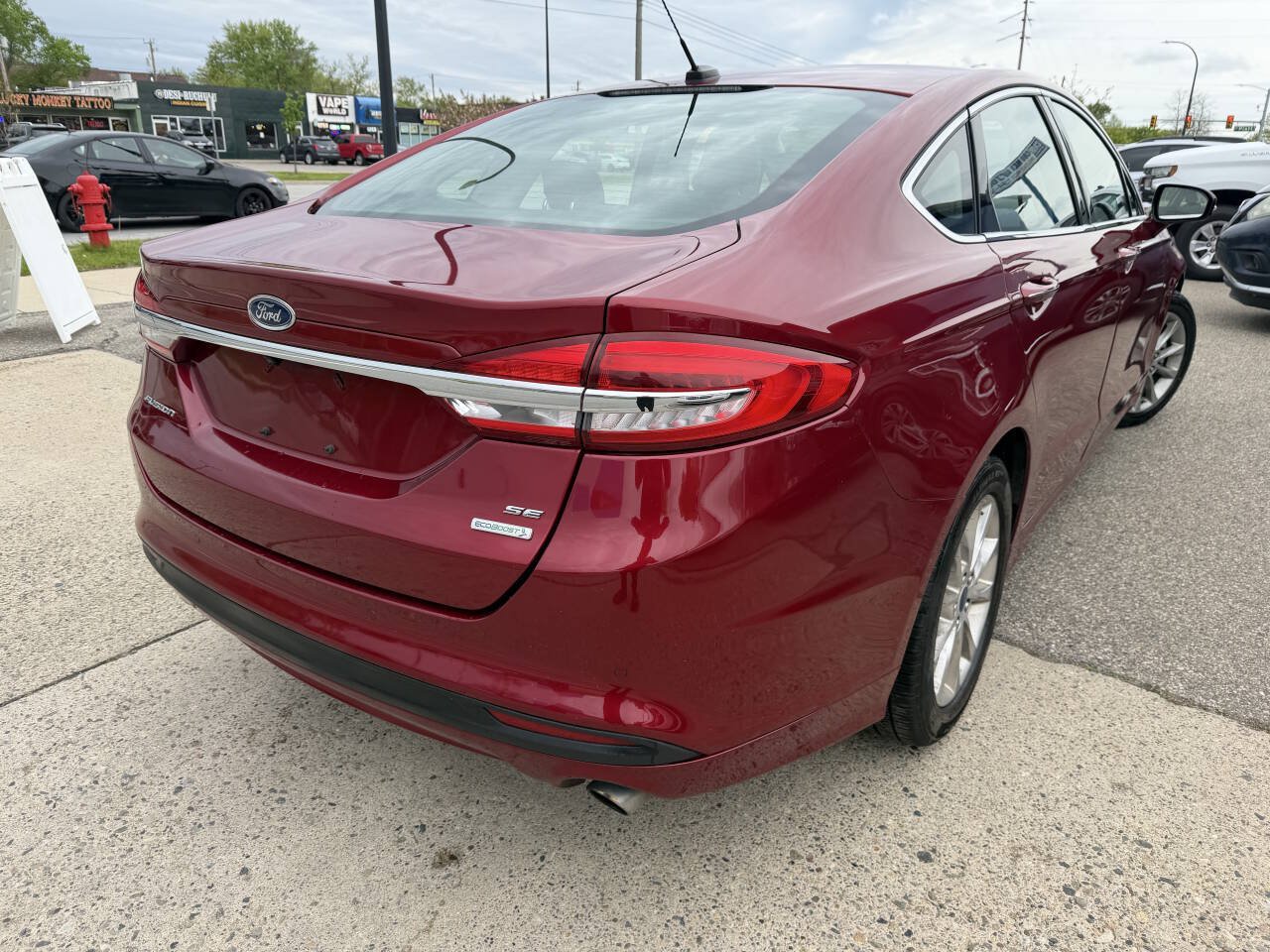 Used 2017 Ford Fusion SE w/ Fusion SE Technology Package FWD image 8