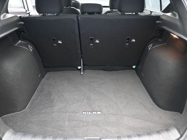 Used 2023 Nissan Kicks SV image 10