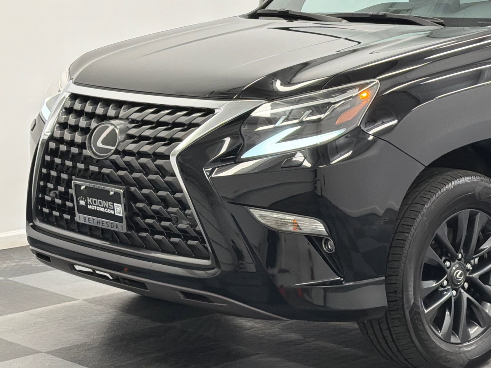 Used 2023 Lexus GX 460 Premium w/ Premium Plus Package AWD/4WD image 2