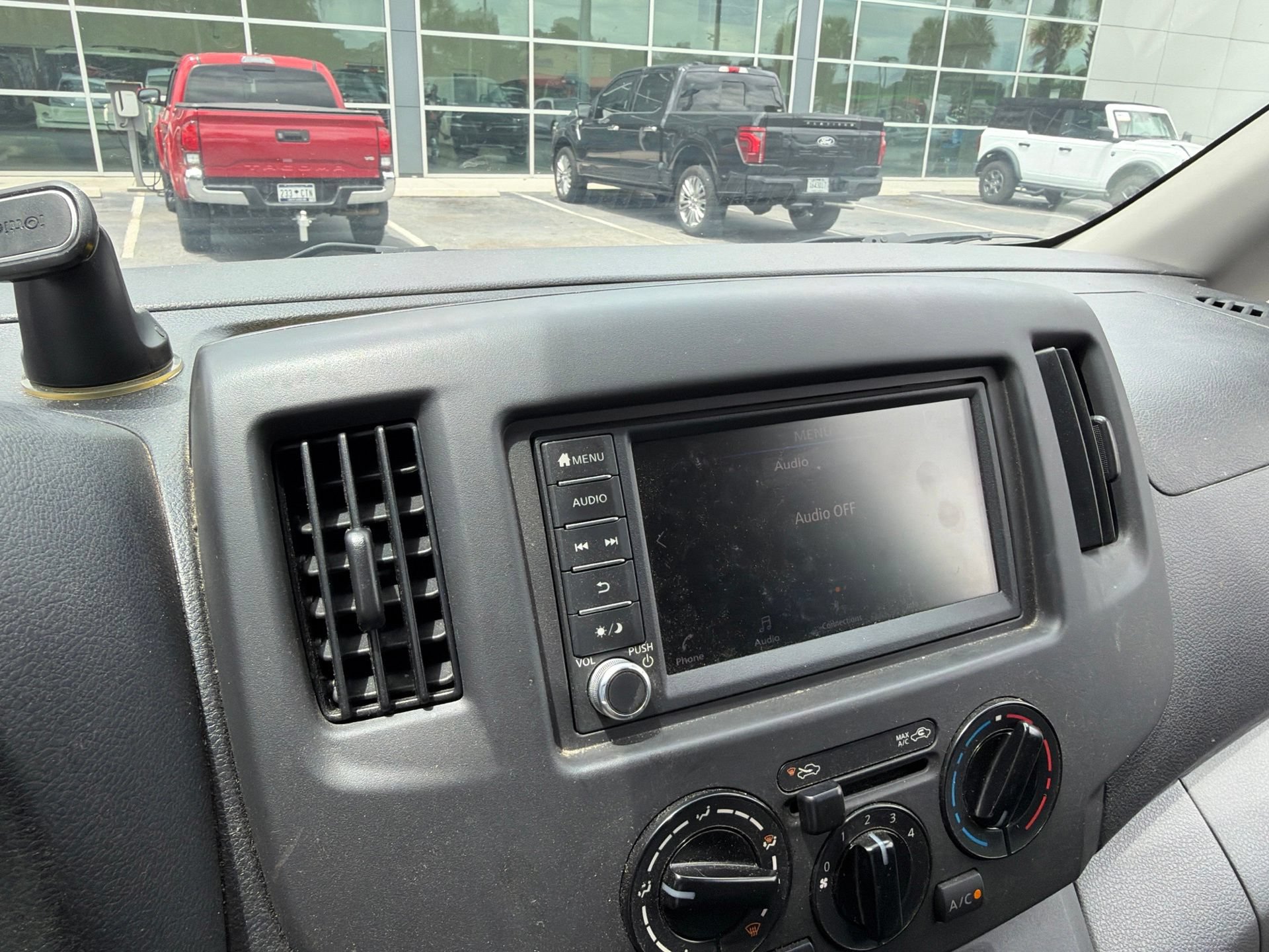 Used 2020 Nissan NV200 SV FWD image 12
