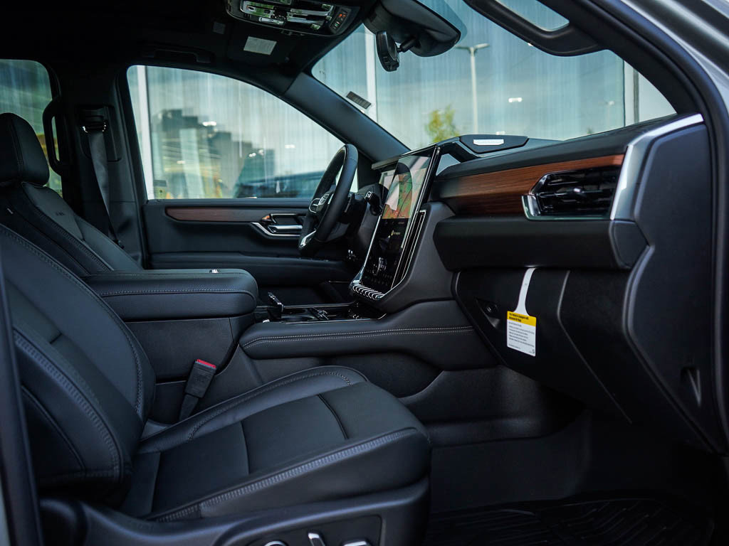 New 2026 GMC Yukon XL Denali w/ Denali Reserve Package image 11