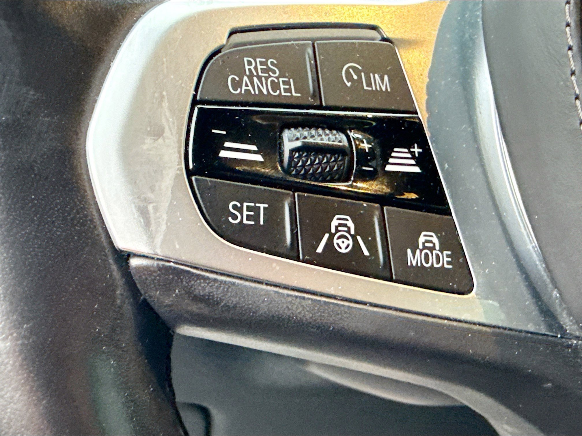 Used 2021 BMW X5 M50i w/ Executive Package image 39