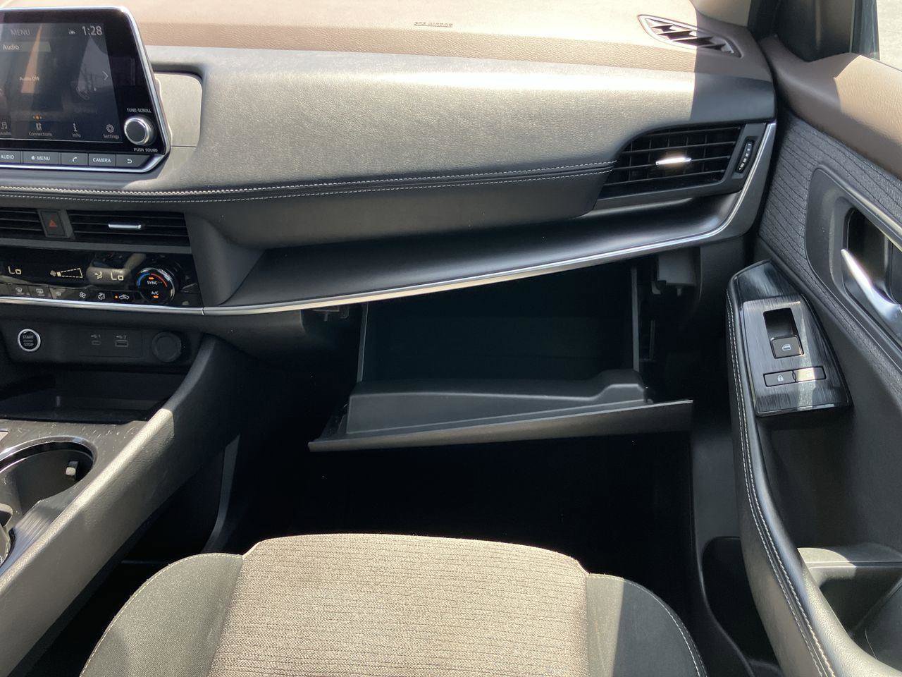 Used 2023 Nissan Rogue SV FWD image 15