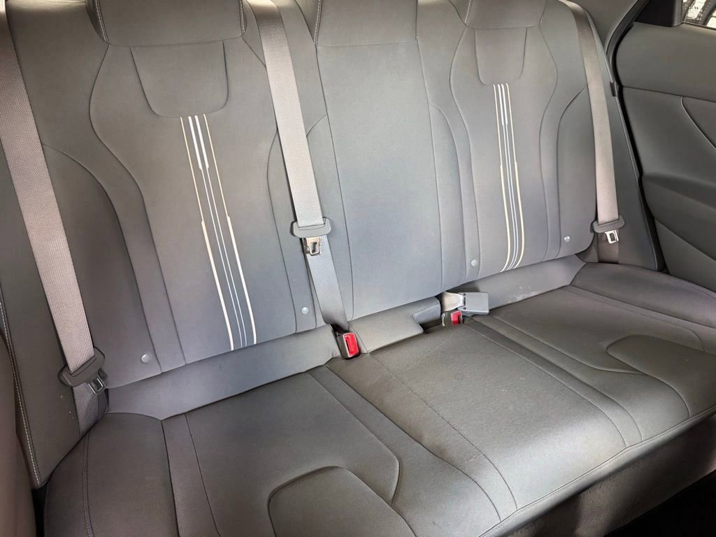 Used 2025 Hyundai Elantra Sport image 17