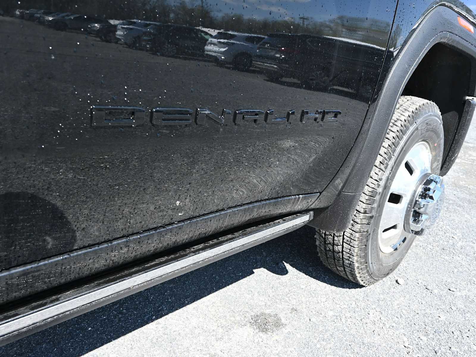 New 2026 GMC Sierra 3500 Denali w/ Denali Reserve Package AWD/4WD image 14