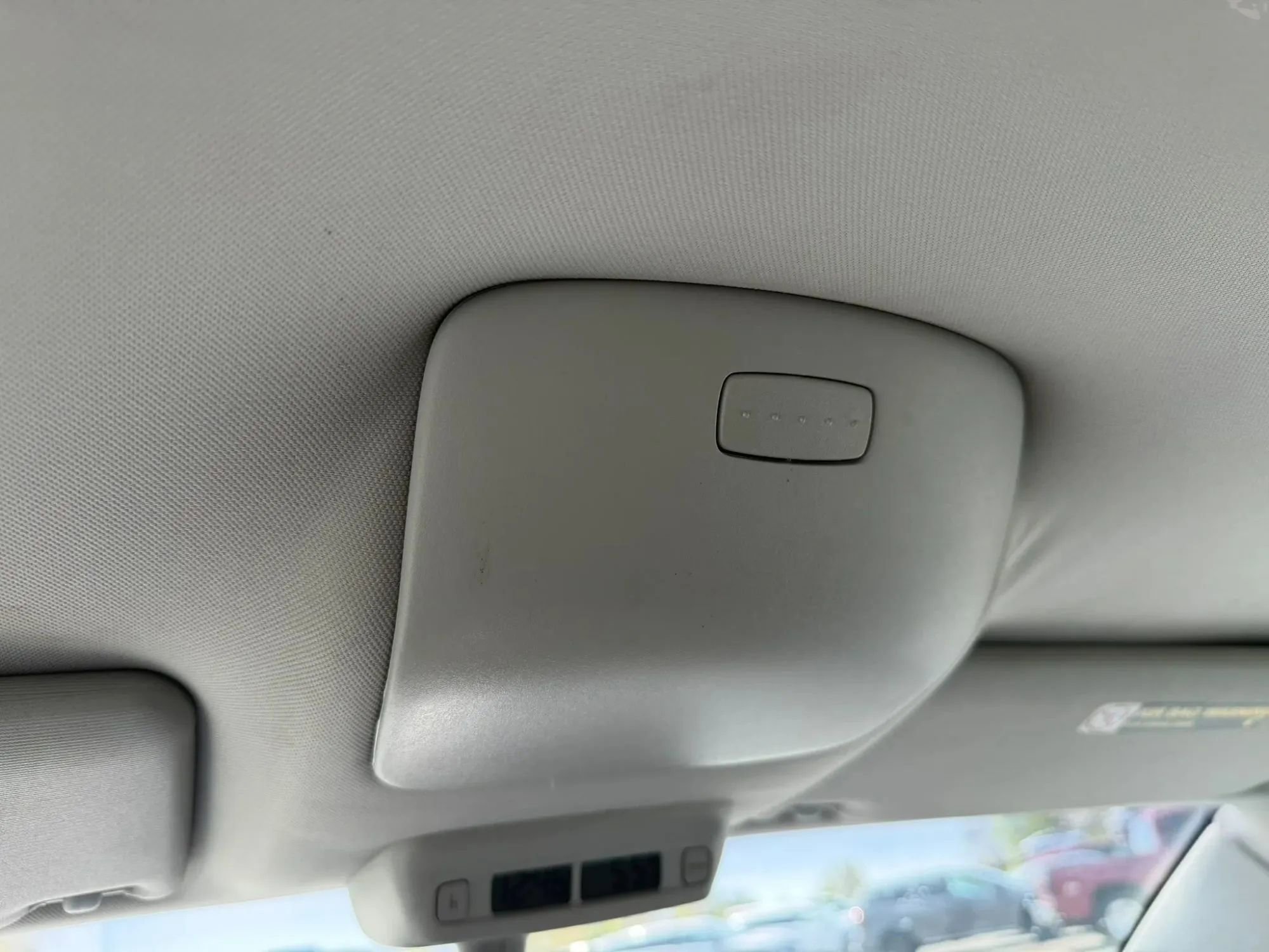 Used 2009 Volkswagen Beetle S image 11