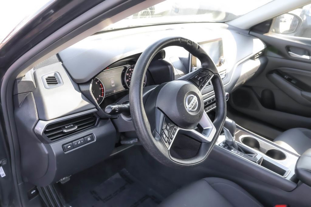 Used 2021 Nissan Altima 2.5 SV image 4