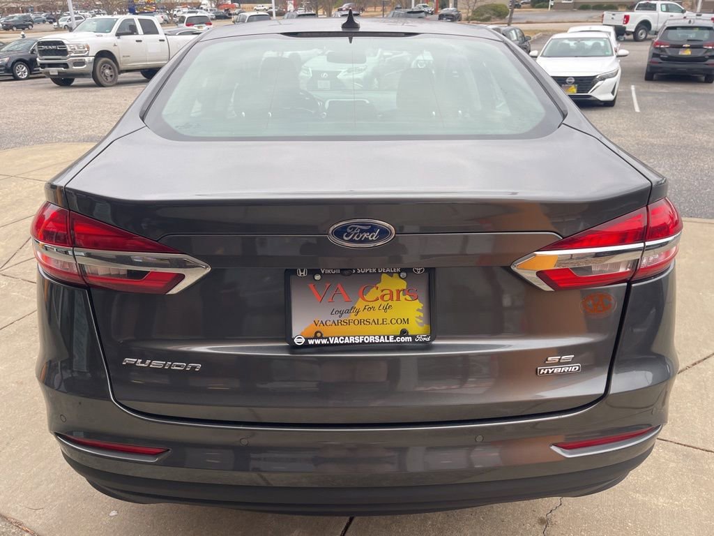 Used 2020 Ford Fusion SE image 5