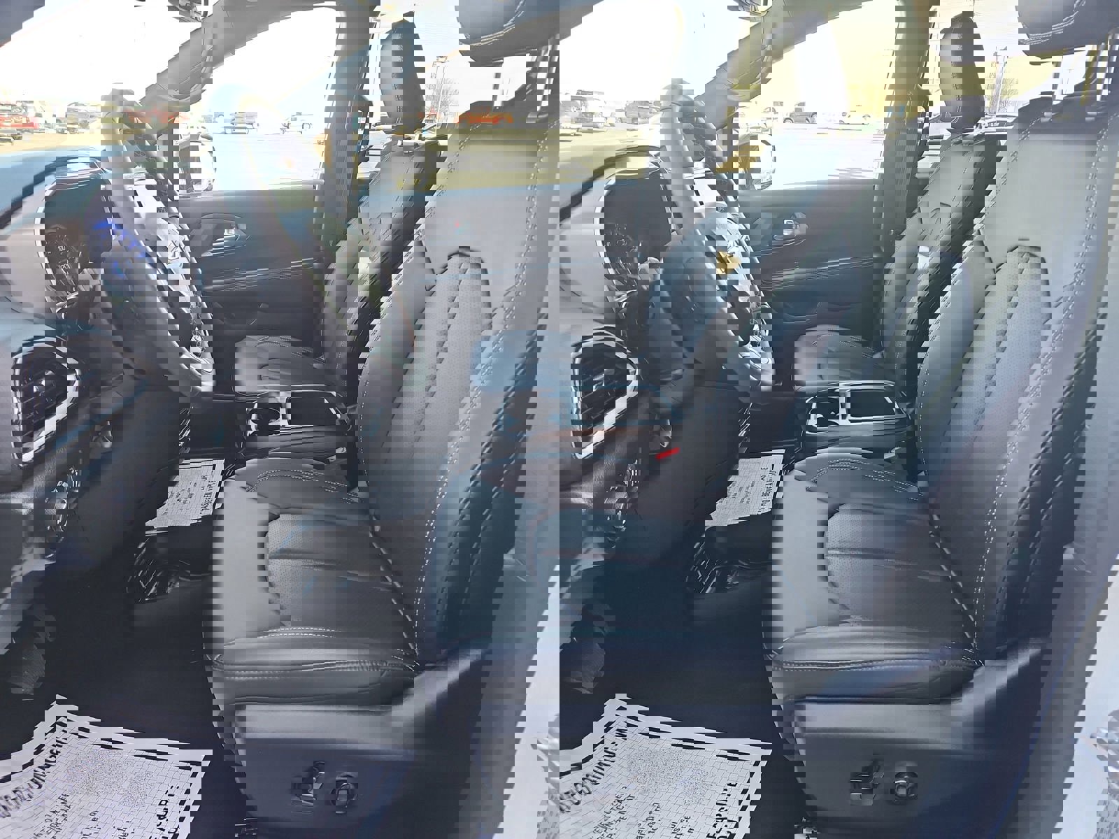 Used 2025 Chrysler Pacifica Select image 7