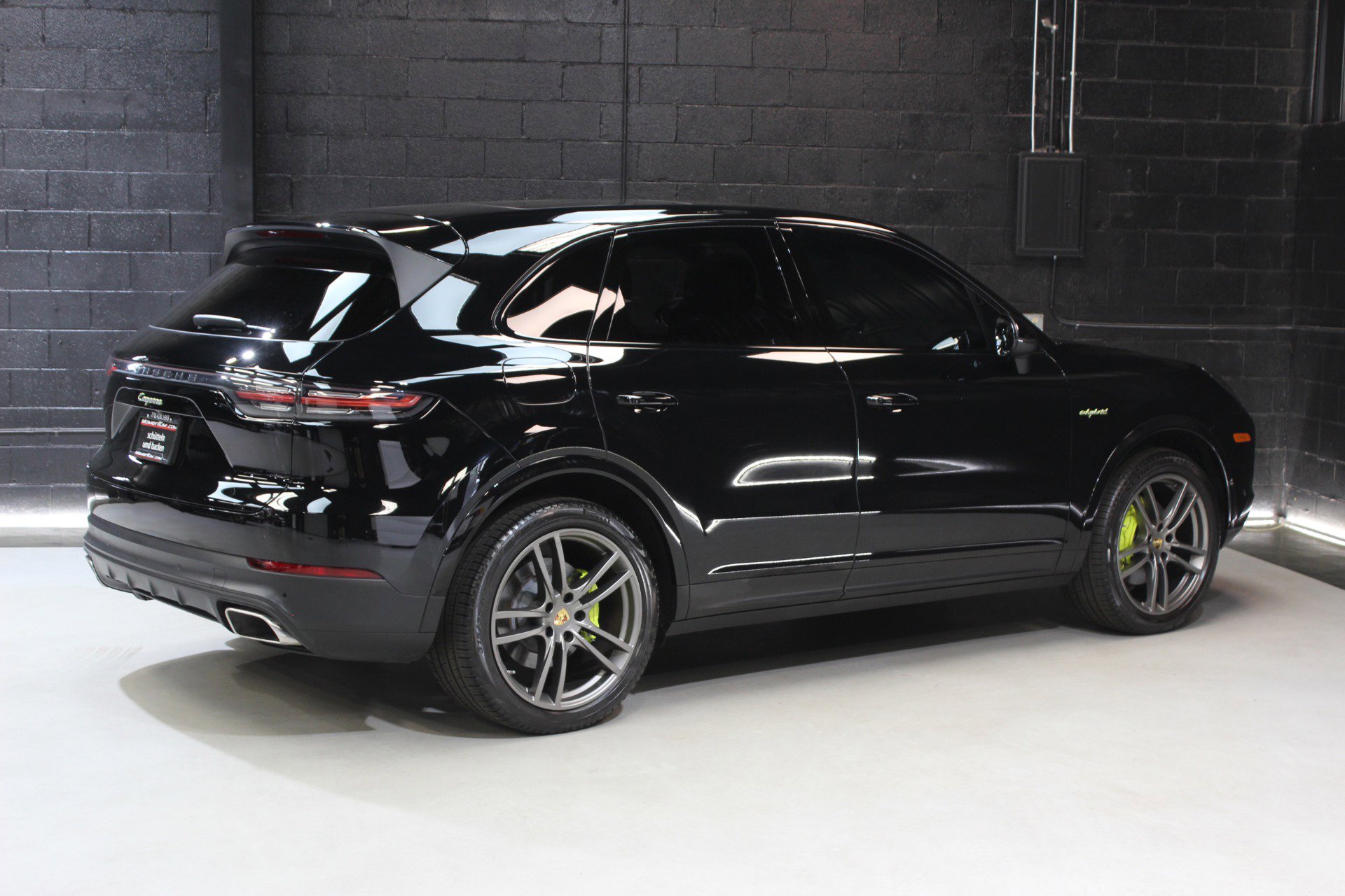 Used 2022 Porsche Cayenne E-Hybrid w/ Premium Package image 10