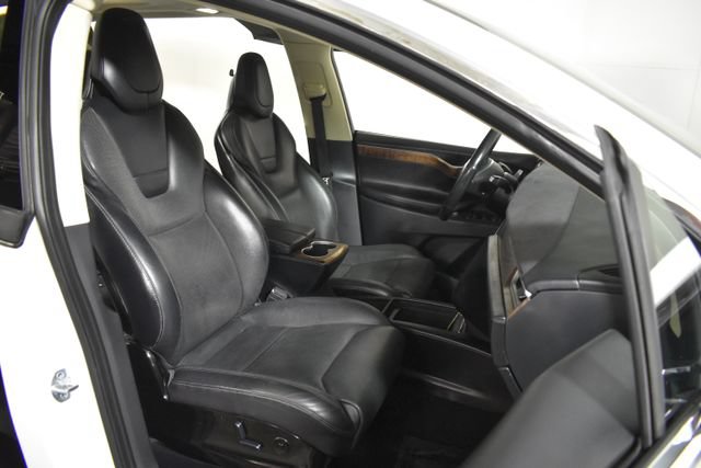 Used 2016 Tesla Model X 90D AWD/4WD image 39